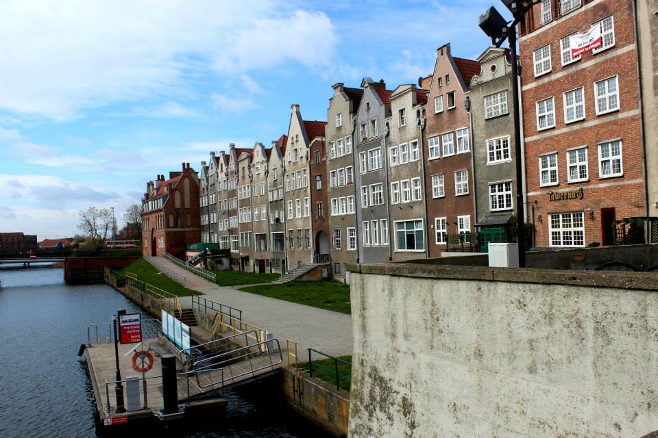 polish buildings in gdansk by the river