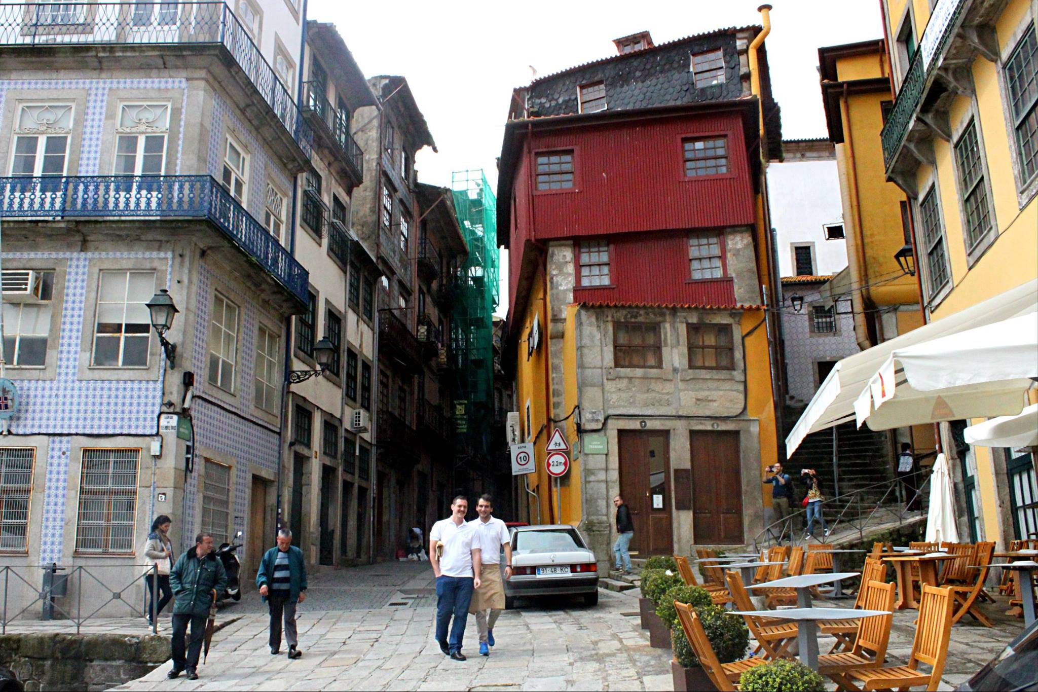 How To  Do A Day Trip to Porto From Lisbon